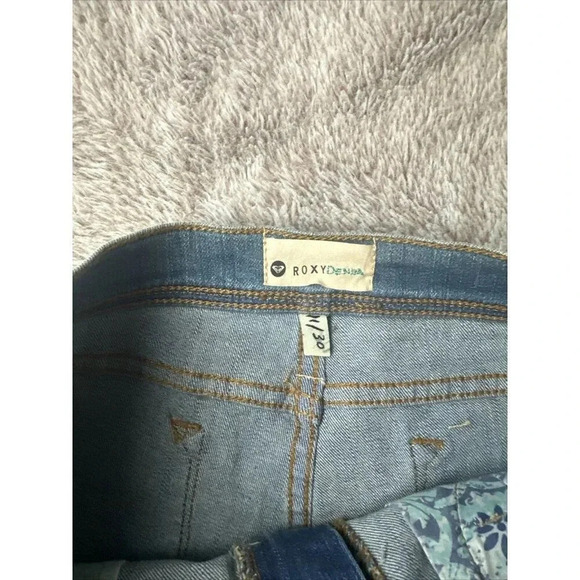 Roxy Blaze Gemoetric Embroidered Boho Festival Cut Off Raw Hem Shorts Size 11 - Picture 15 of 16